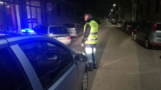 Investe vigile che transennava buche e scappa. Fermato pirata strada Investe vigile che transennava buche e scappa. Fermato pirata strada