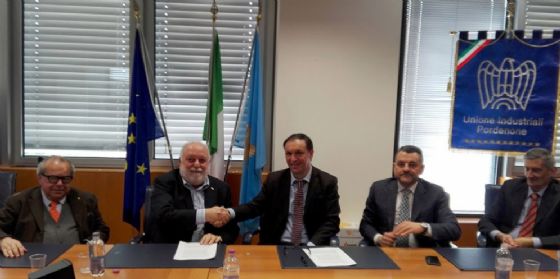 Pordenone, firmato l'accordo quadro tra Electrolux Italia e Roncadin Spa