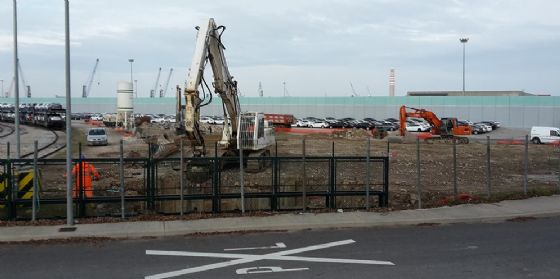 Porto di Monfalcone: lavori di pulizia e manutenzione per riammodernare l'infrastruttura (© Foto Arc Savi) Porto di Monfalcone: lavori di pulizia e manutenzione per riammodernare l'infrastruttura (© Foto Arc Savi)