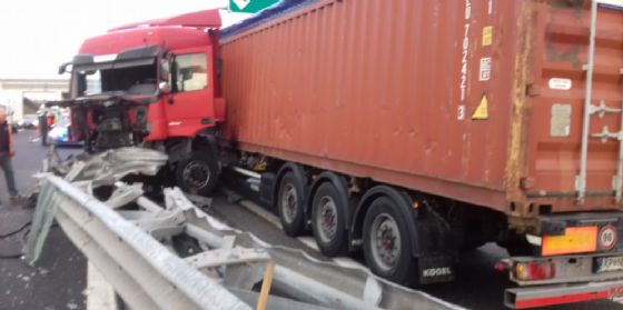 Incidente fra Trieste Lisert e Redipuglia: rallentamenti in A4 (© Autovie Venete) Incidente fra Trieste Lisert e Redipuglia: rallentamenti in A4 (© Autovie Venete)