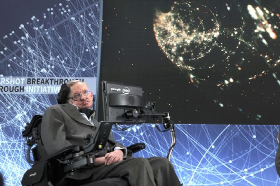Morto Stephen Hawking, ha raccontato i buchi neri Morto Stephen Hawking, ha raccontato i buchi neri