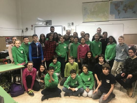 Carabinieri e studenti di Mosso (© Diario di Biella) Carabinieri e studenti di Mosso (© Diario di Biella)