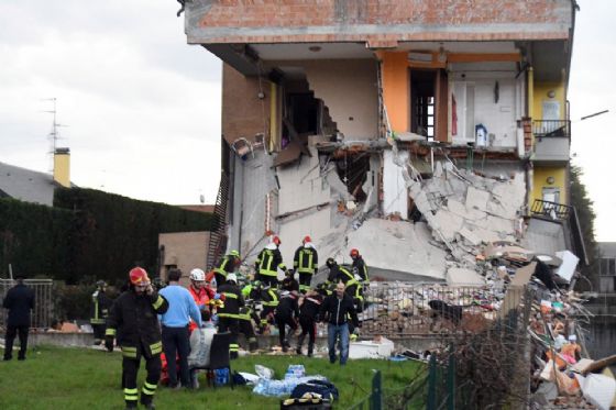 La palazzina esplosa a Rescaldina