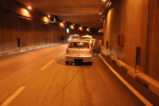 Incidente nel sottopasso di corso Mortara