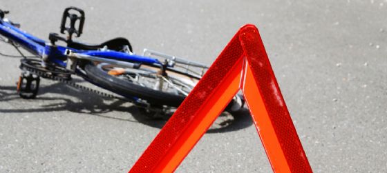 Incidente a Pordenone: ciclista investita da un furgone (© Adobe Stock) Incidente a Pordenone: ciclista investita da un furgone (© Adobe Stock)
