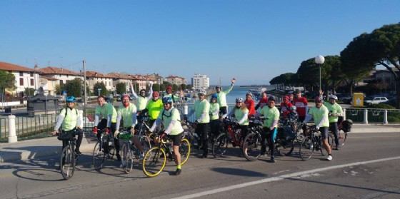 Ciclismo, "Grado 2 Salzburg Bike Tour": la partenza del gruppo sabato 7 aprile
