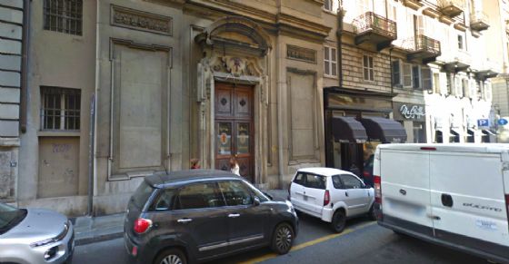 L'ingresso inagibile della chiesa San Giuseppe