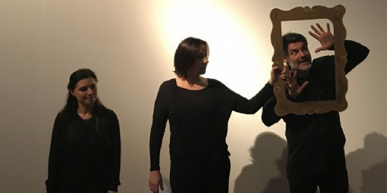 "Storie appese a un chiodo": visita guidata teatralizzata a Palazzo Attems Petzeinstein (© a.ArtistiAssociati) "Storie appese a un chiodo": visita guidata teatralizzata a Palazzo Attems Petzeinstein (© a.ArtistiAssociati)