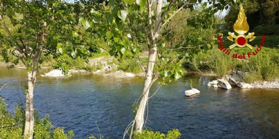 Isonzo, trovato un altro cadavere lungo il fiume in localitą Turriaco (© Vigili del fuoco) Isonzo, trovato un altro cadavere lungo il fiume in localitą Turriaco (© Vigili del fuoco)