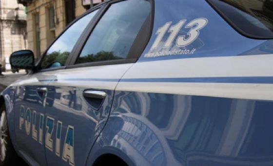 Incontra la polizia in via Nizza e ingerisce alcuni ovuli di cocaina, arrestato (© Questura) Incontra la polizia in via Nizza e ingerisce alcuni ovuli di cocaina, arrestato (© Questura)