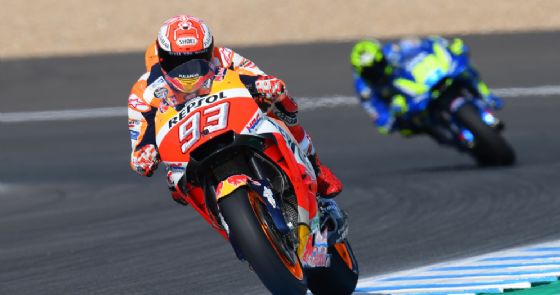 Marc Marquez in sella alla sua Honda durante le prove libere del GP di Spagna di MotoGP a Jerez