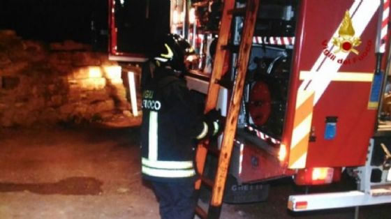 I pompieri in azione (© Vigili del Fuoco) I pompieri in azione (© Vigili del Fuoco)