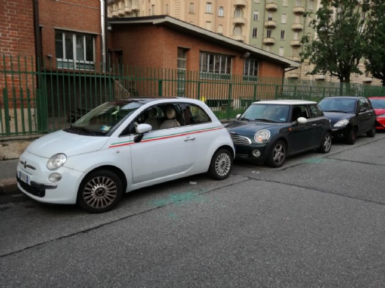 Auto danneggiate in via Montano