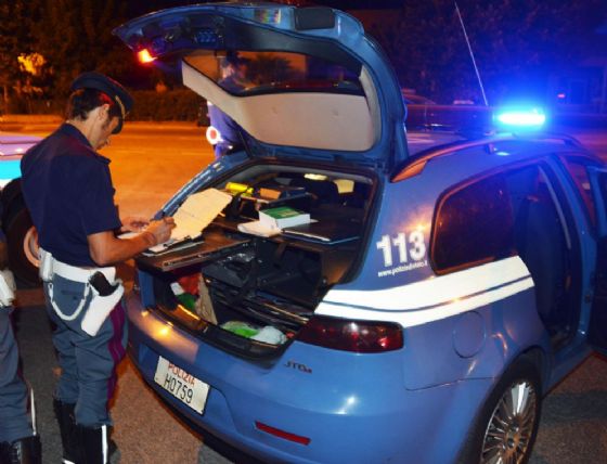 Polizia stradale (© ANSA) Polizia stradale (© ANSA)
