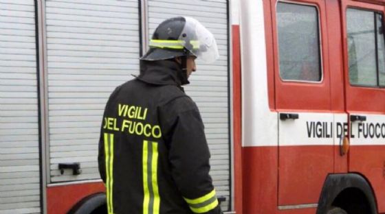 «Un uomo sta accumulando bombole a gas»: a Mongrando intervengono i vigili del fuoco (© Vigili del Fuoco) «Un uomo sta accumulando bombole a gas»: a Mongrando intervengono i vigili del fuoco (© Vigili del Fuoco)