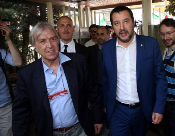 Berlusconi, molta distanza con Salvini