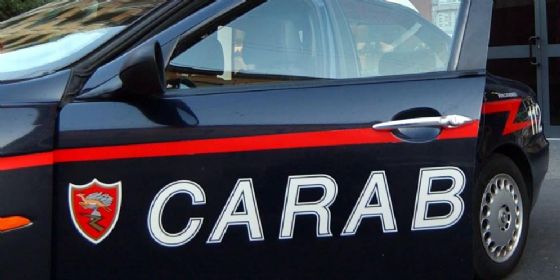 Carabinieri intervenuti per una lite in una ditta di stoccaggio (© Carabinieri) Carabinieri intervenuti per una lite in una ditta di stoccaggio (© Carabinieri)