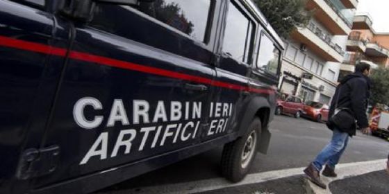 Artificieri dei Carabinieri (© ANSA) Artificieri dei Carabinieri (© ANSA)