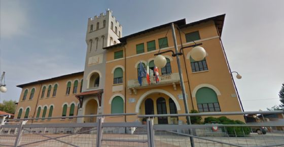 Il Comune di Lessona (© Google Street View) Il Comune di Lessona (© Google Street View)
