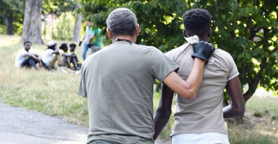Il pusher è stato arrestato dagli agenti della Squadra Volante (© Carabinieri) Il pusher è stato arrestato dagli agenti della Squadra Volante (© Carabinieri)