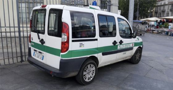 «Mi ha rubato la bici»: ladro inseguito e bloccato dai vigili urbani