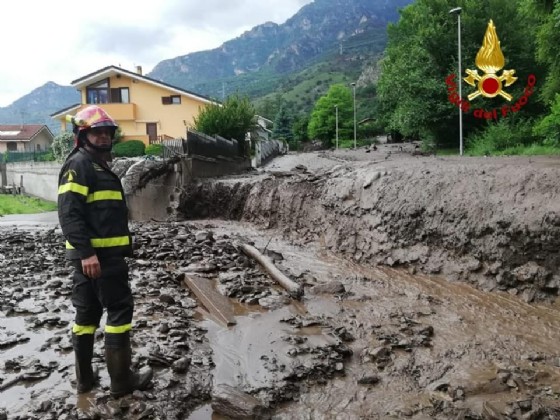 Maltempo, una frana travolge le case: situazione drammatica a Bussoleno