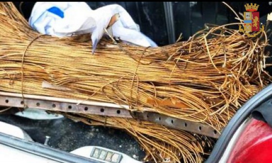 Un quintale di rame e alluminio nel furgone: denunciati due romeni