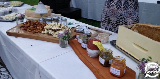 Luci e colori alla "Cenaspettacolo", il glamour dinner show con le eccellenze del gusto di Fvg Via dei Sapori