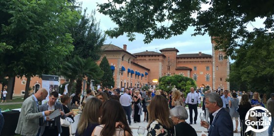 Luci e colori alla "Cenaspettacolo", il glamour dinner show con le eccellenze del gusto di Fvg Via dei Sapori