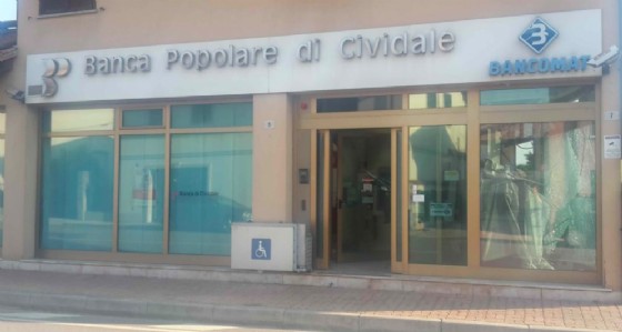 Lauzacco, assalto al bancomat e ‘spaccata’ in banca