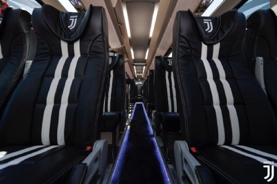 Gli interni del nuovo pullman della Juventus