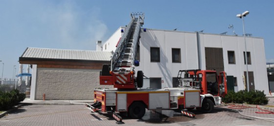 Incendio alla Pezzetta di Fagagna: al lavoro i vigili del fuoco