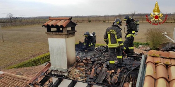 Incendio a Porcia, una canna fumaria prende fuoco