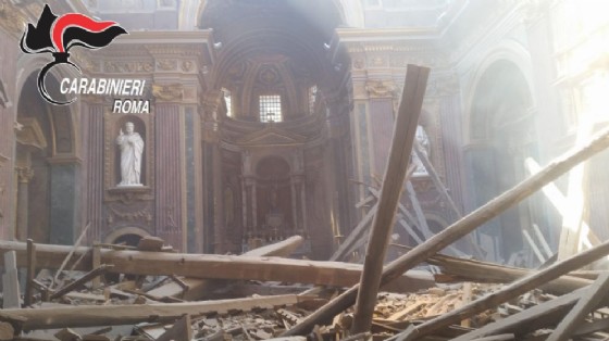 La chiesa dopo il crollo