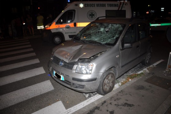 Auto travolge pedone mentre attraversa la strada in corso Siracusa: 52enne gravissimo al Cto