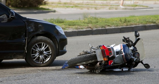 Incidente tra auto e moto - Foto di repertorio