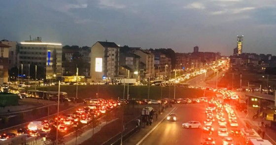 Troppo traffico in piazza Baldissera, da domani stop all’accesso da corso Venezia: è ufficiale