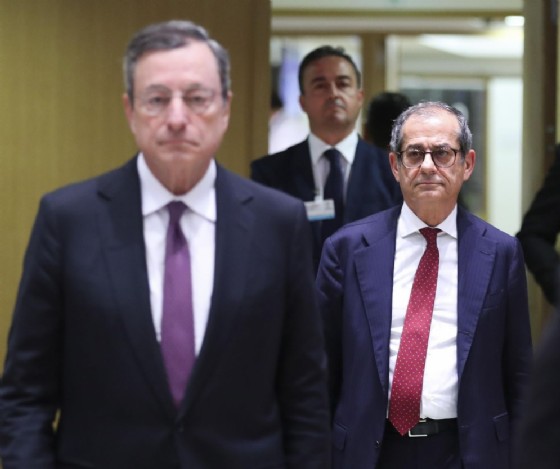 Il presidente della Bce Mario Draghi con il ministro dell'Economia Giovanni Tria