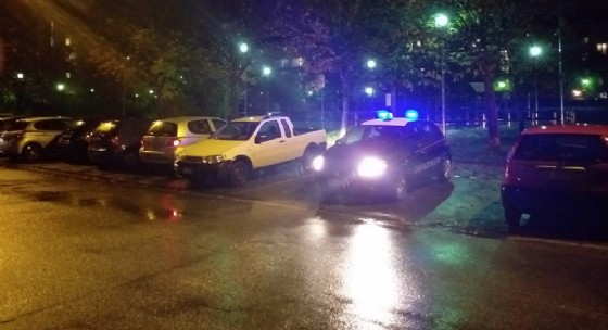I residenti si ribellano alla droga, blitz dei carabinieri al «giardino del fumo»