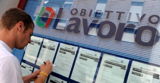 Istat: ad ottobre la disoccupazione sale al 10,6% Istat: ad ottobre la disoccupazione sale al 10,6%