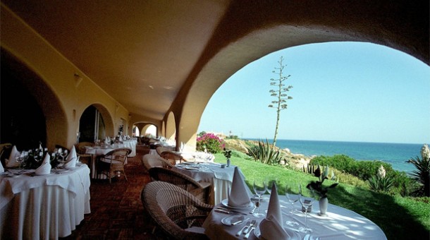 La terrazza del ristorante Vila Joya