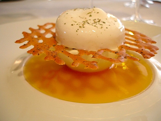 Un dessert alla frutta esotica, bello e buono