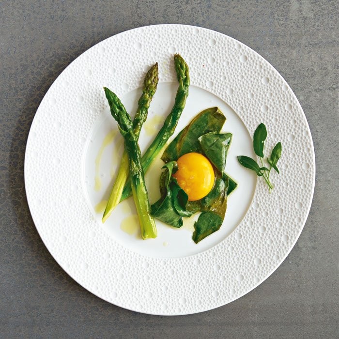 Asparagi, uovo e acetosella