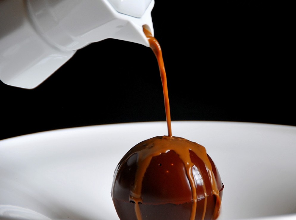 Sfera di cioccolato al caffè