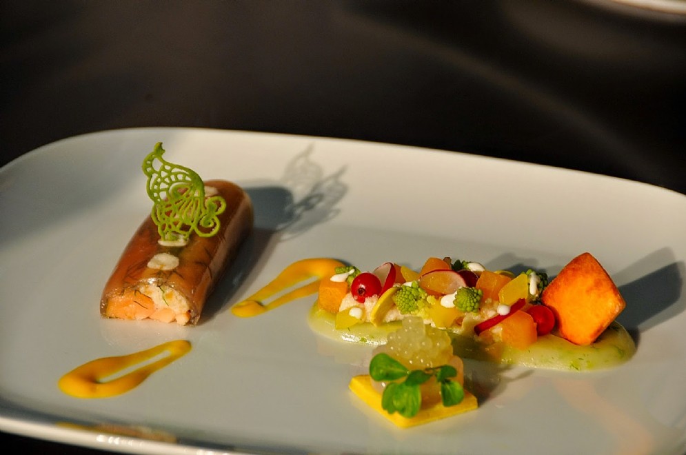 Il salmone con finocchio e scampi di Gaetano Ragunì