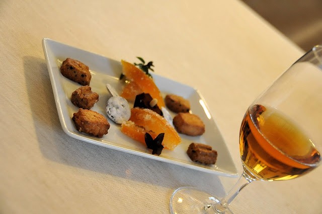 Piccola pasticceria, con gli immancabili bicciolani