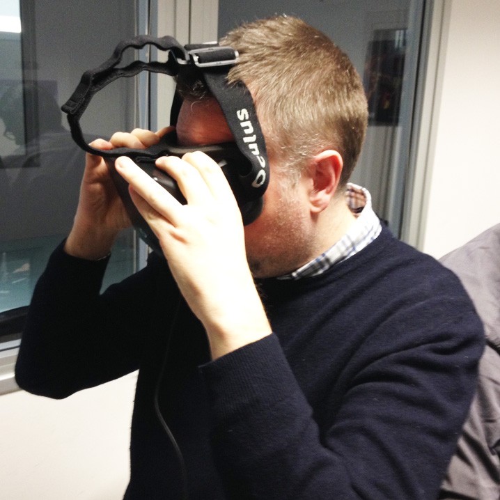Fulvio Romanin con indosso gli Oculus Rift
