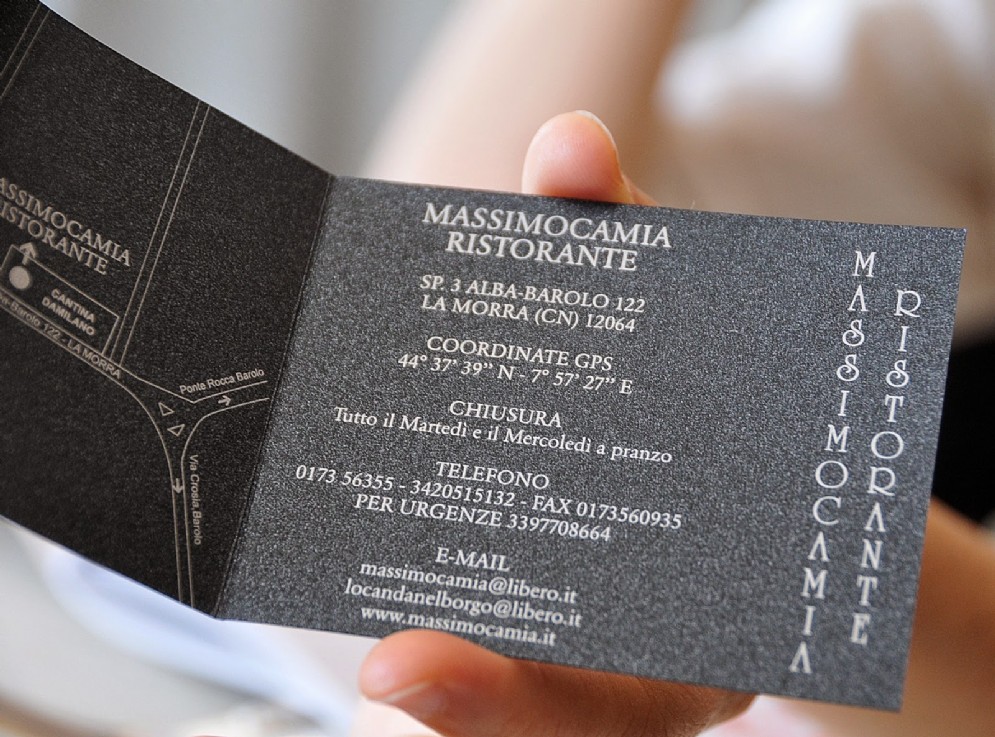 Il dettagliatissimo biglietto da visita
