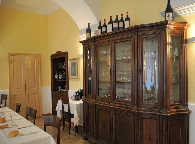 Uno scorcio della sala principale del ristorante Massimo, nel Covento