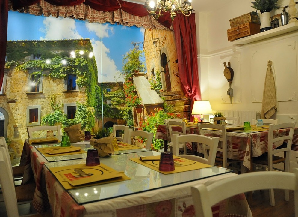 Un angolo più riservato della sala principale